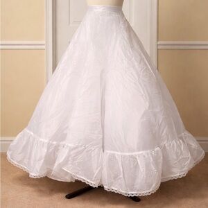 David's Bridal White Crinoline Underskirt